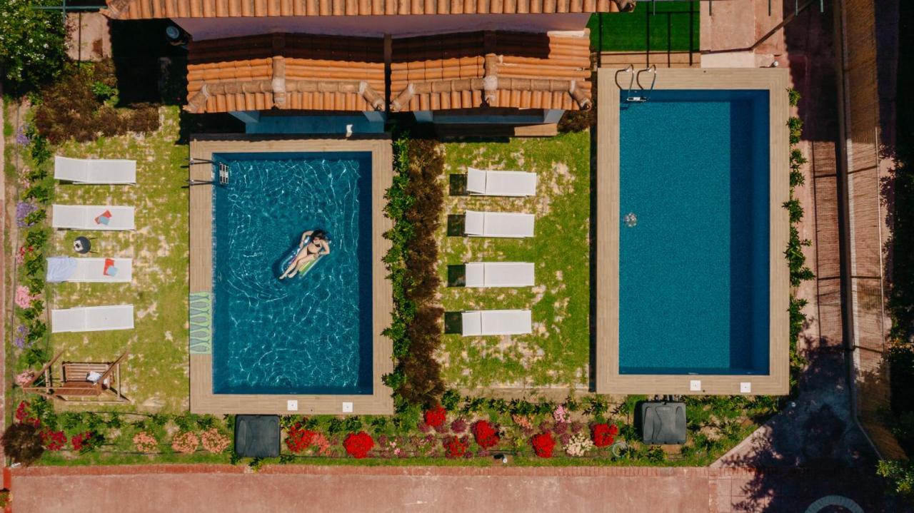 Corinthian Village วราฮาติ ภายนอก รูปภาพ